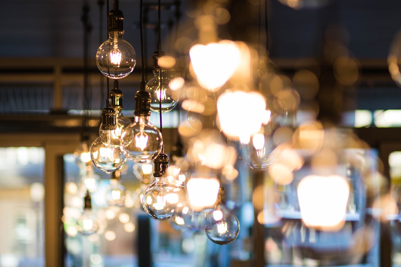 Shallow Focus Photograph of Pendant Lamp